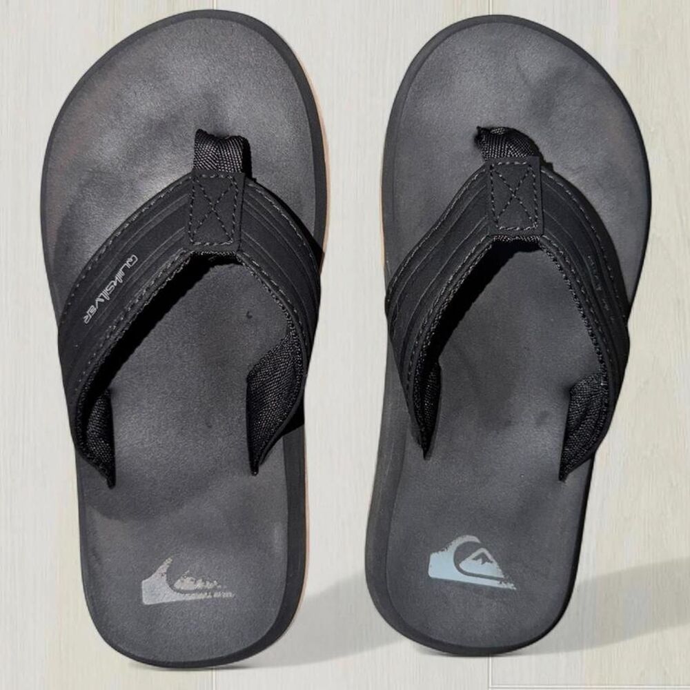 Quiksilver Women's Black and Grey Flipflops